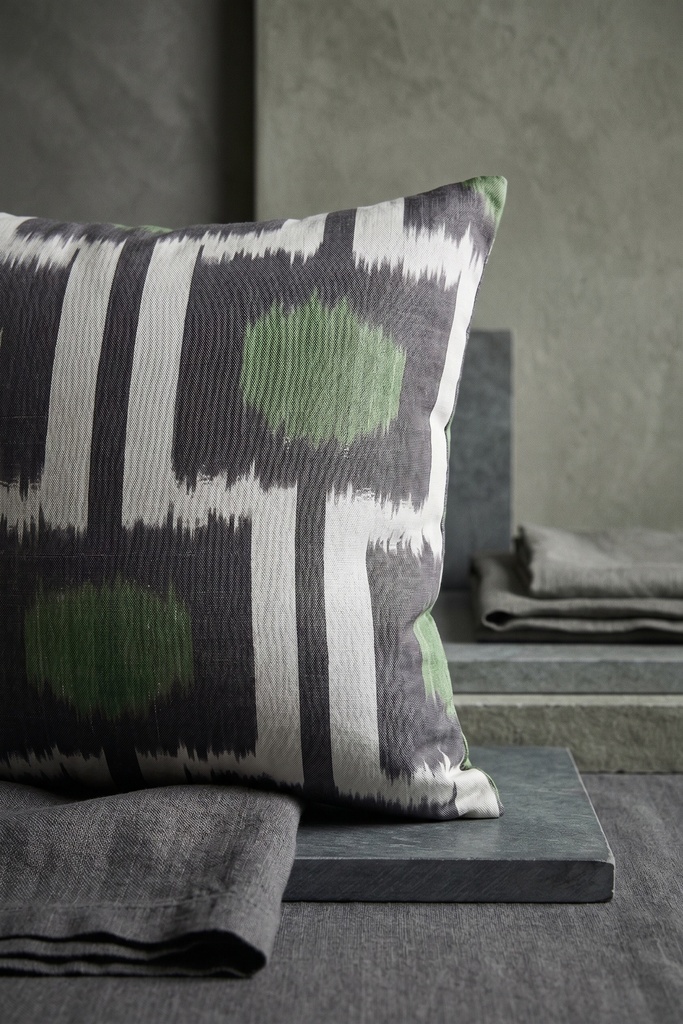 Ikat 27