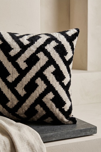 Ikat 16